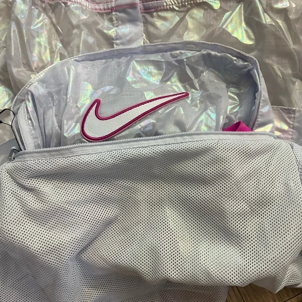 Nike Packable Windbreaker Pullover NWT Youth
